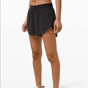 NWT Lululemon Find Your Pace Shorts 3” Size 4